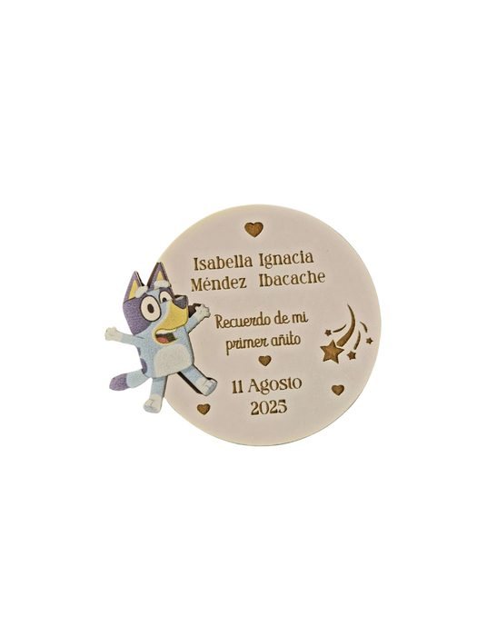 Imán 7 cm Madera con Bluey en Relieve